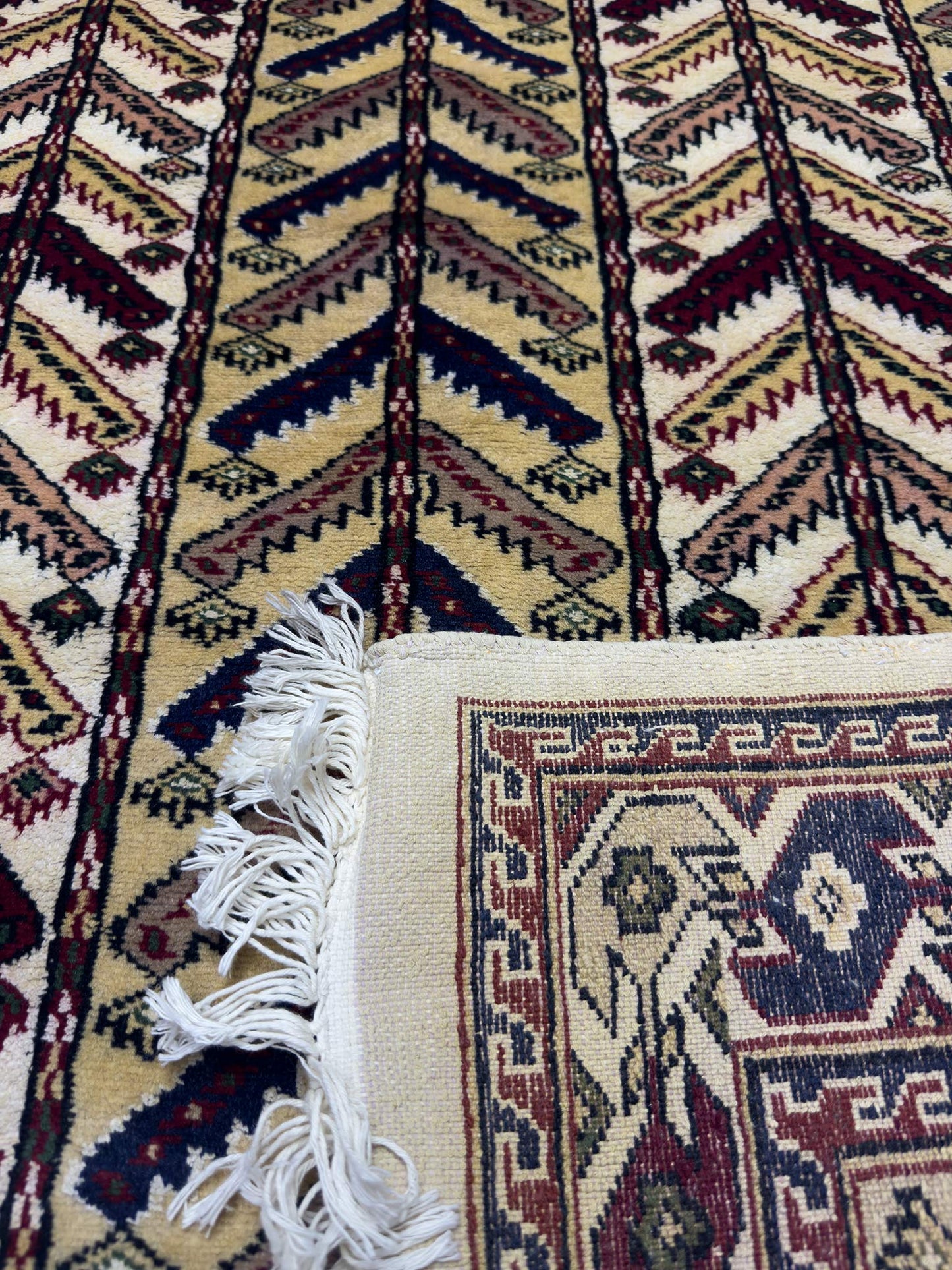 Osmalik Rug - 4 x 6 ft