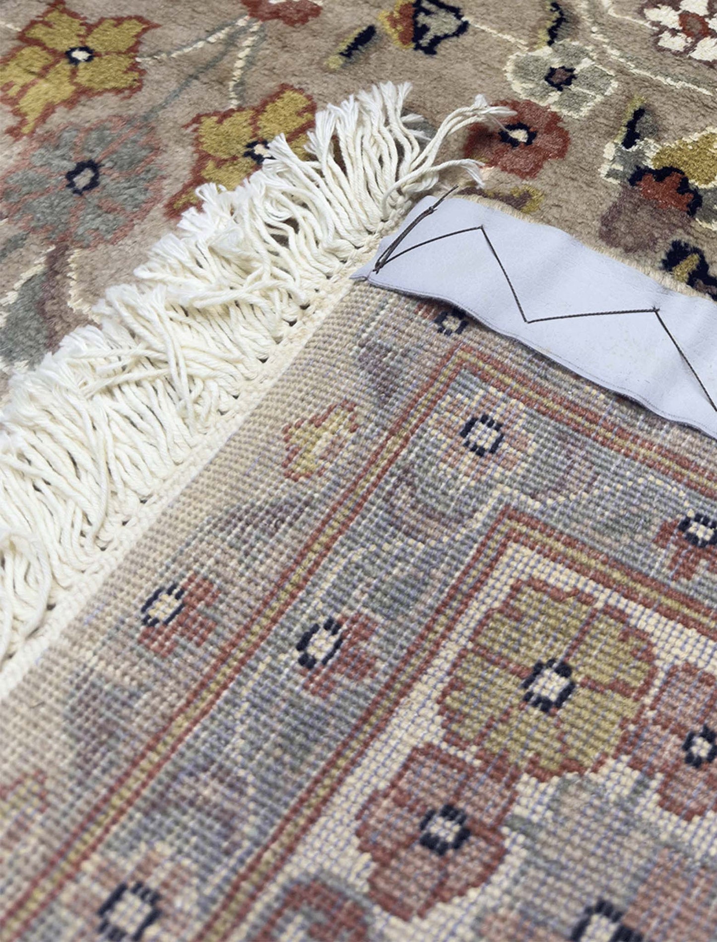 Kashan Floral Rug - 4 x 6 ft