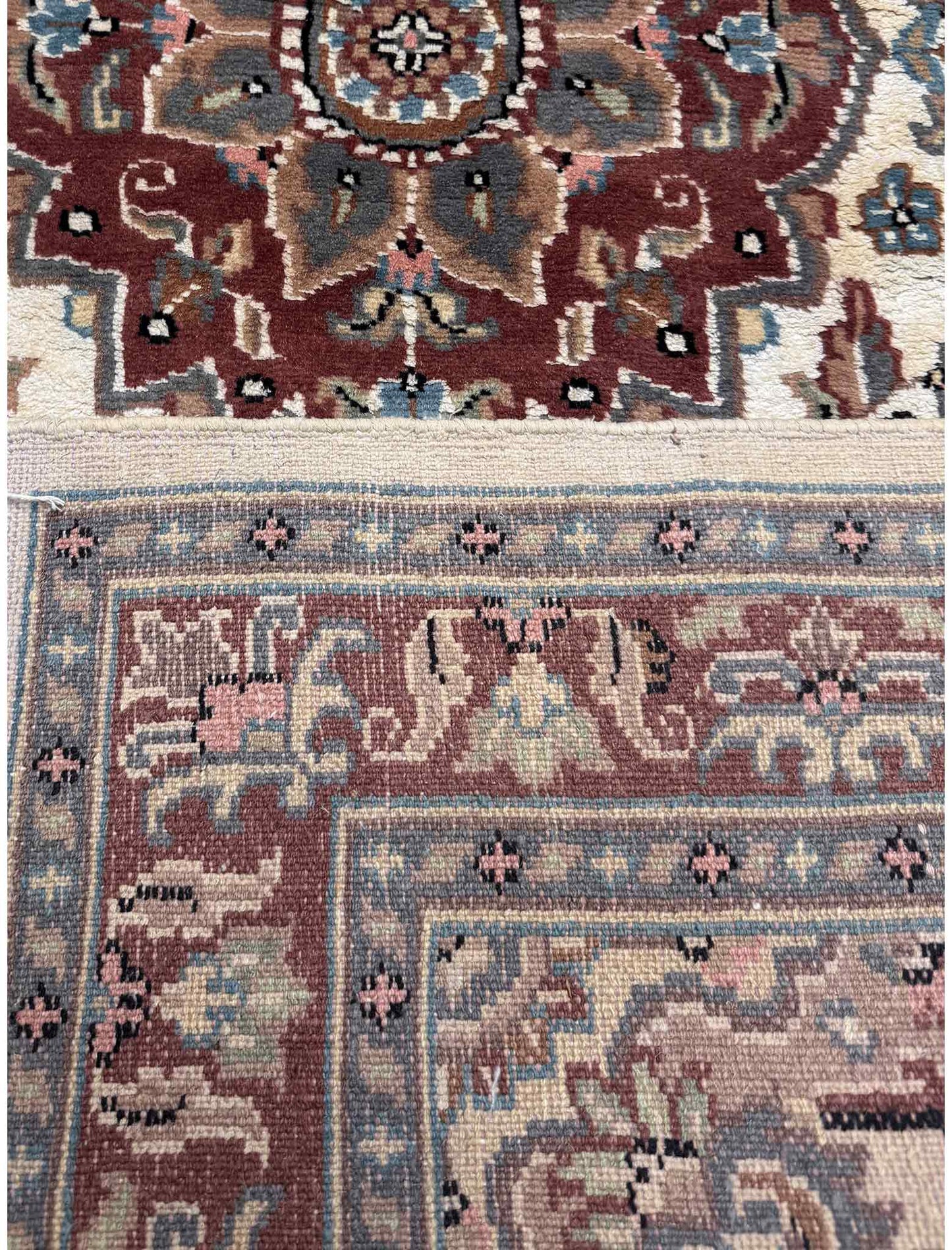 Silky Medallion Rug - 3 x 5 ft