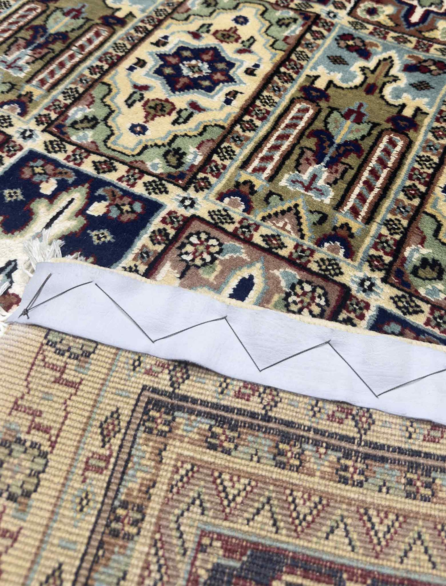 Bakhtiari Khesti Rug - 4 x 6 ft