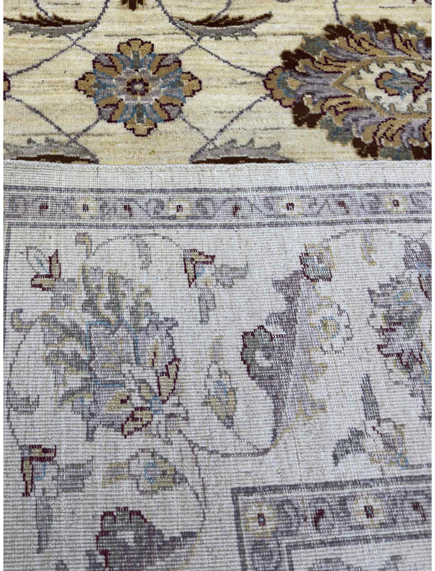 Modern Chobbi Rug - 10 x 8 ft
