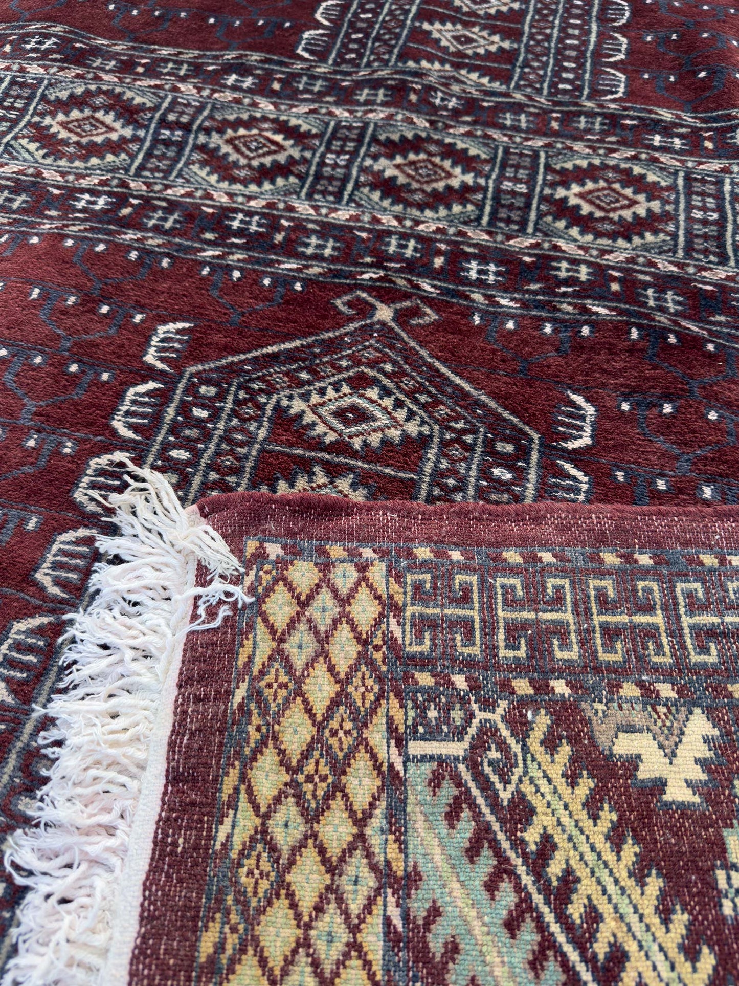 Oriental Ensi Rug - 4 x 6 ft