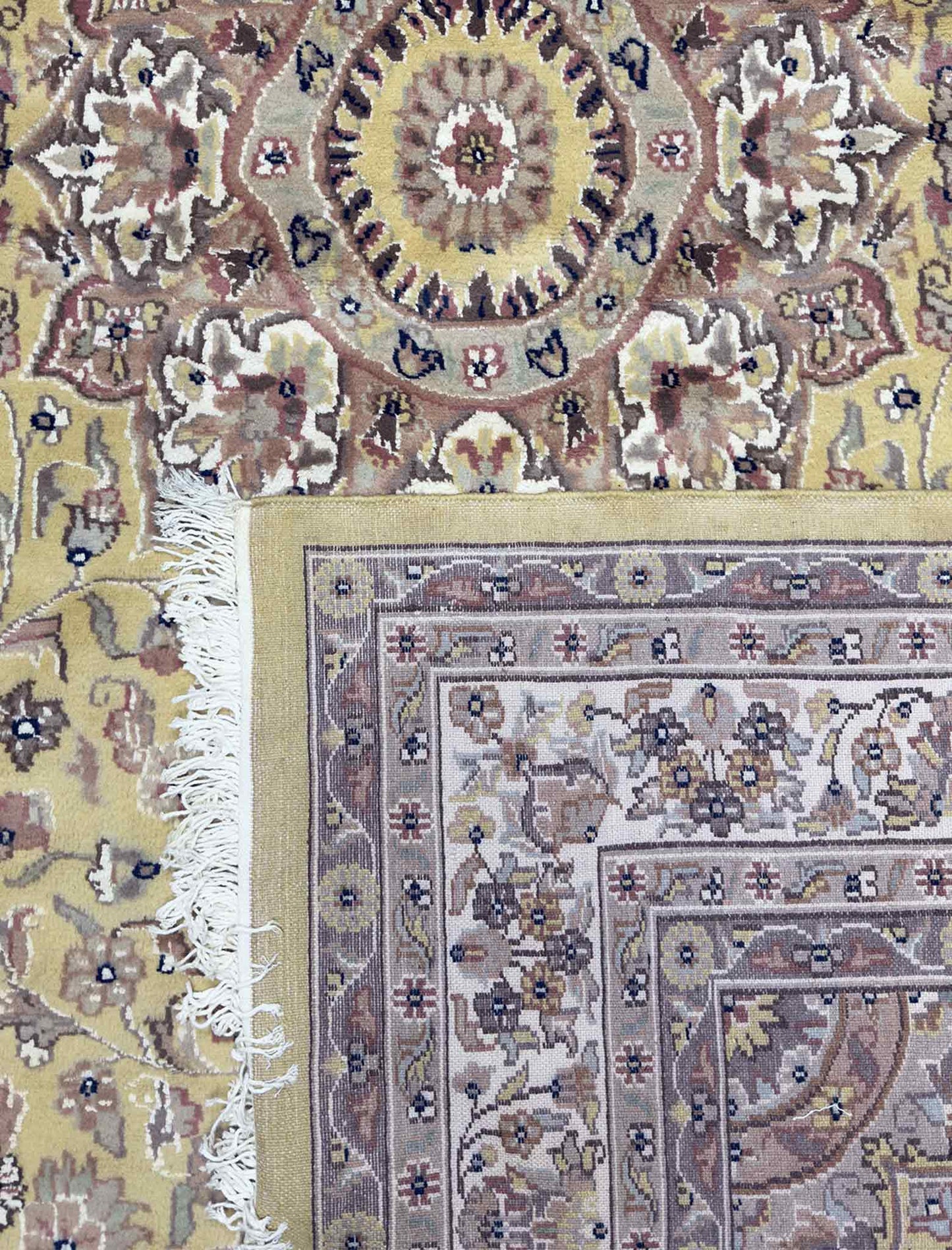 Kashan Floral Rug - 6 x 9 ft