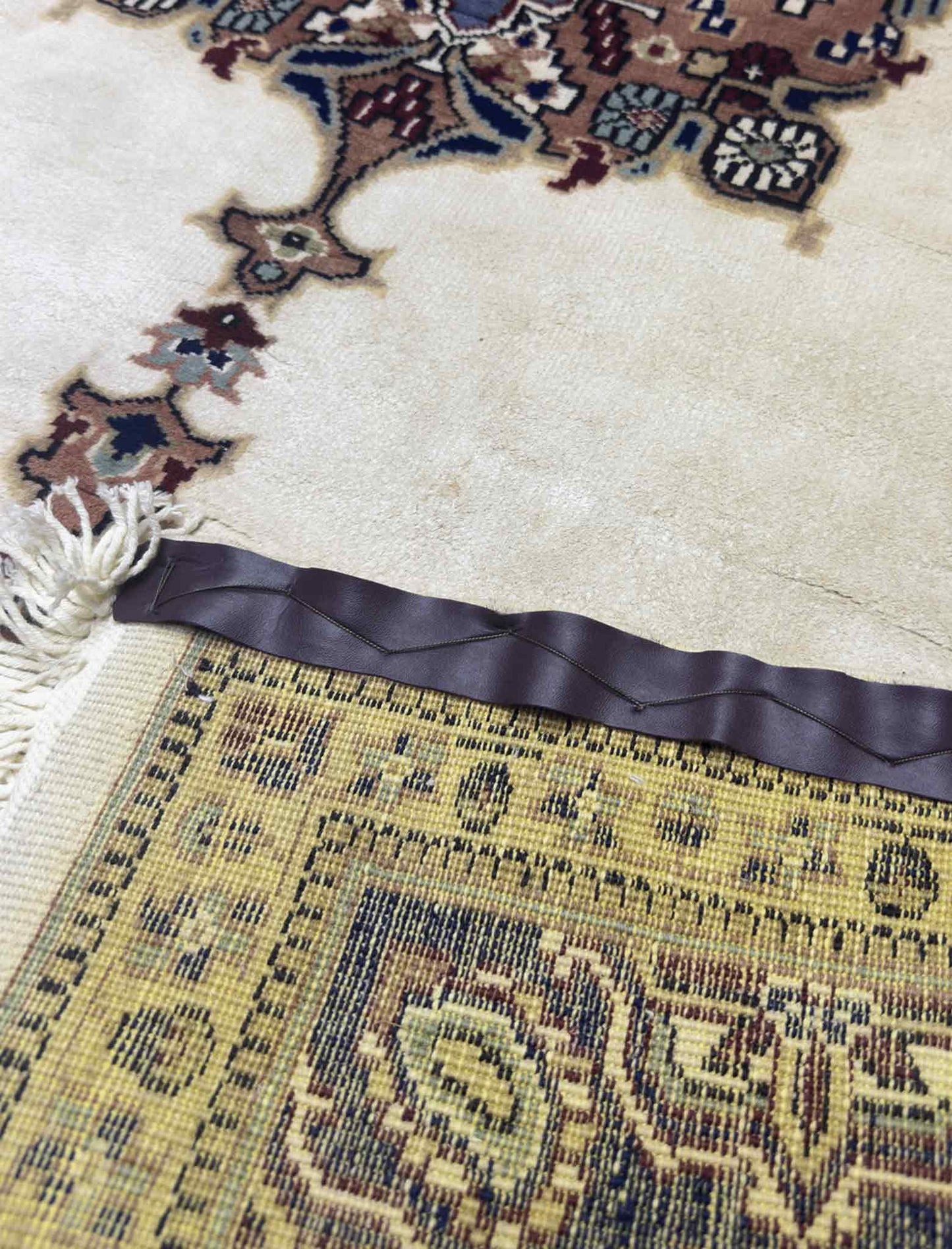 Kashan Medallion Rug - 4 x 6 ft