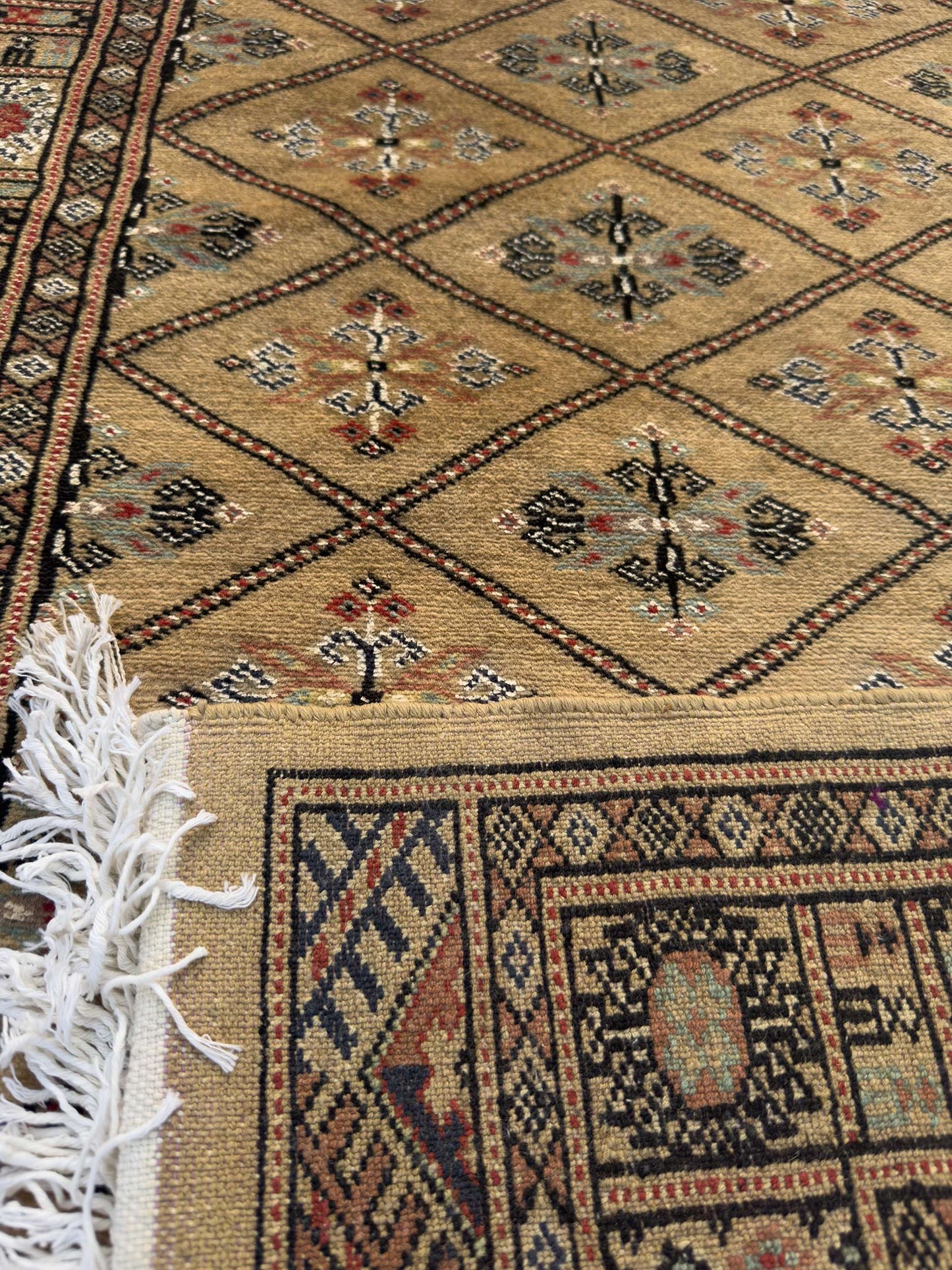 Chiri-Jaal Rug - 2.5 x 4 ft