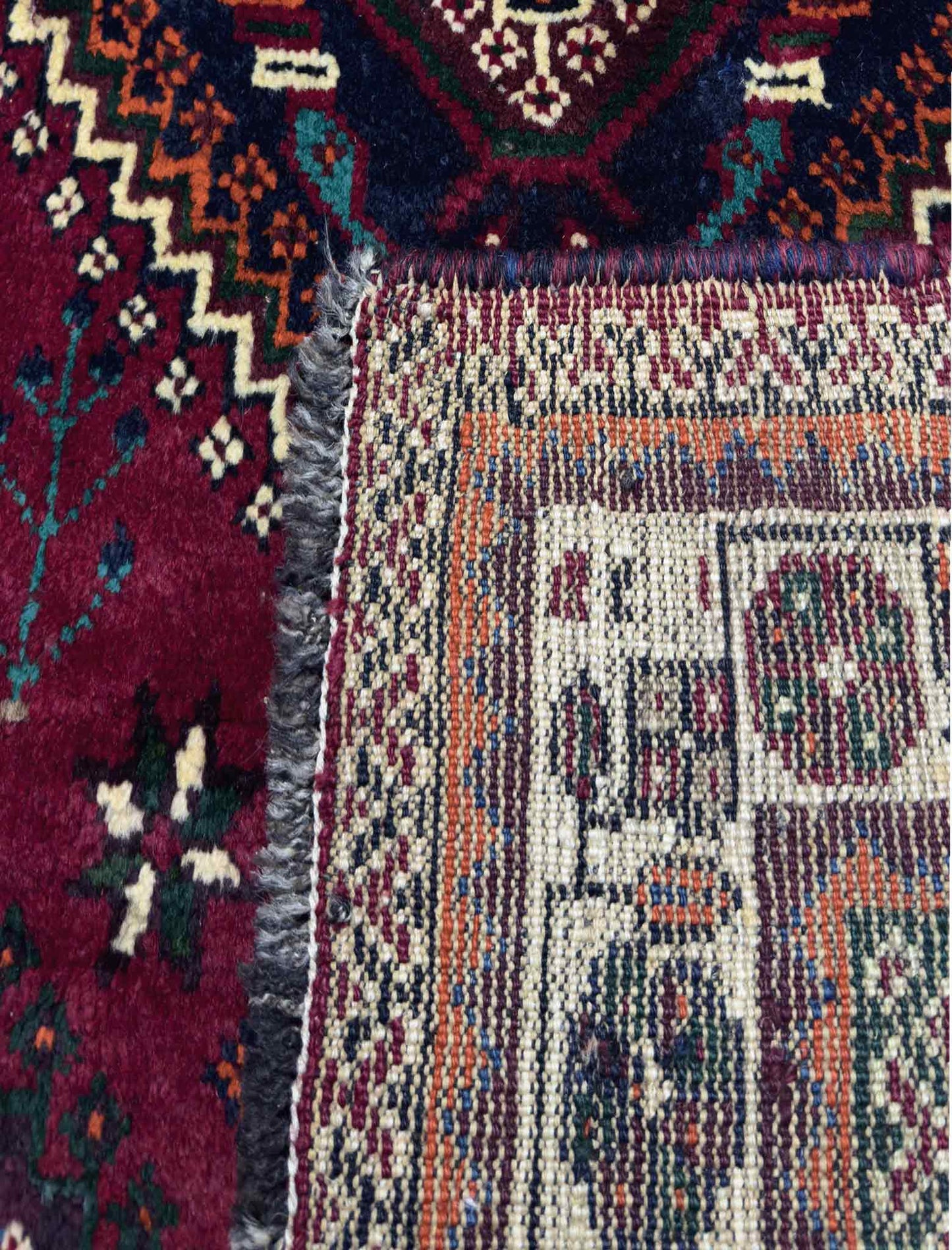 Shirazi Rug - 4 x 5 ft