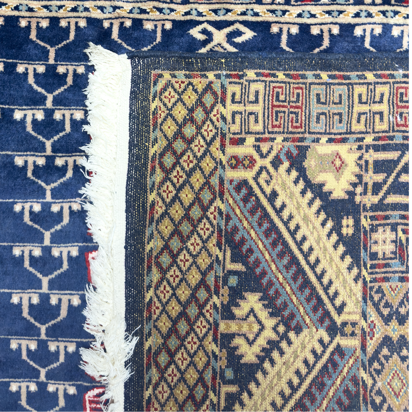 Ensi Bokhara Rug - 4 x 6 ft