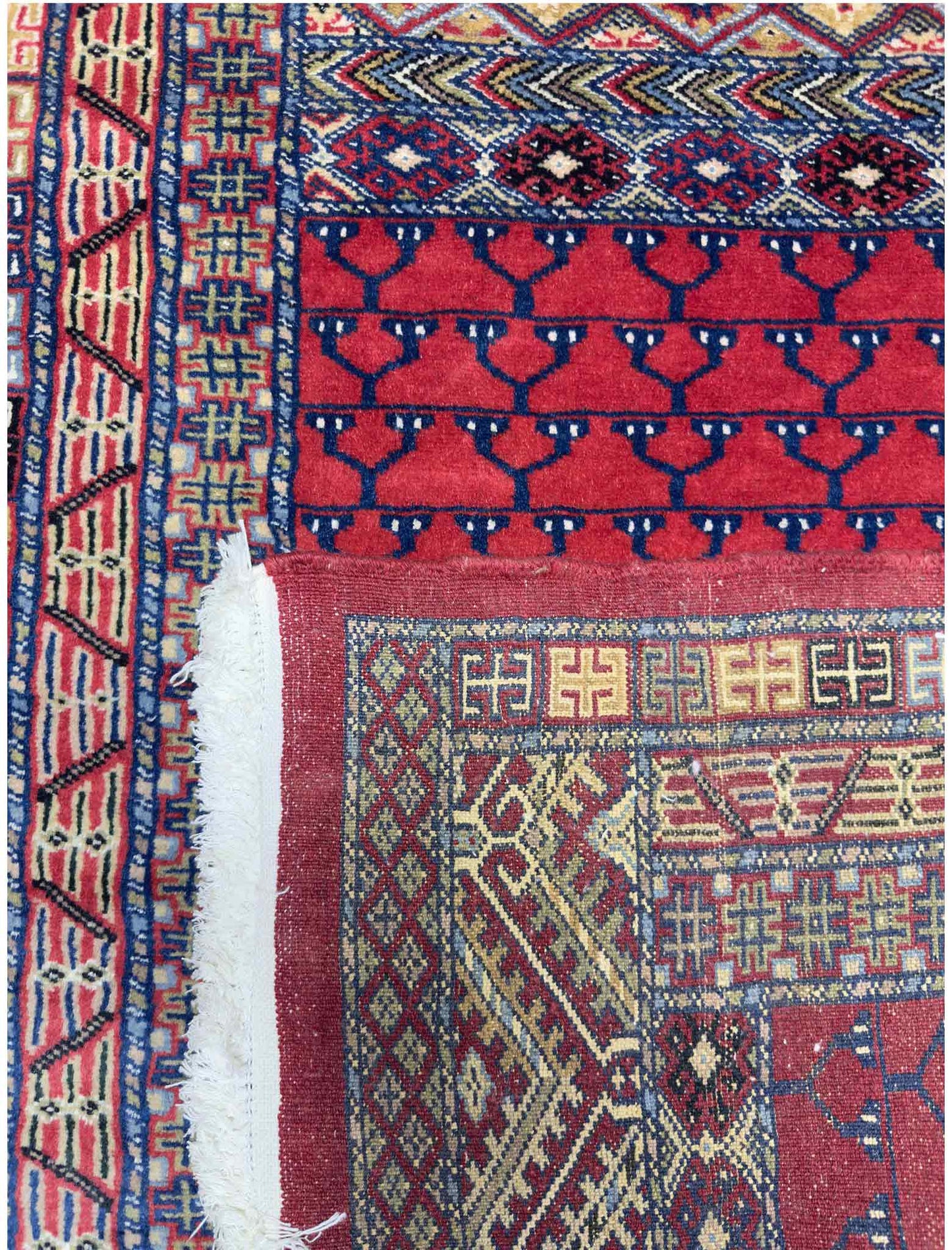 Bokhara Ensi Rug - 2.5 x 4 ft
