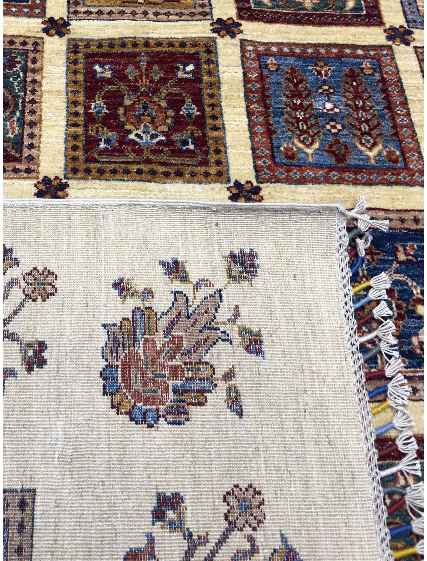 Modern Bakhtiari Rug - 6.5 x 9.5 ft