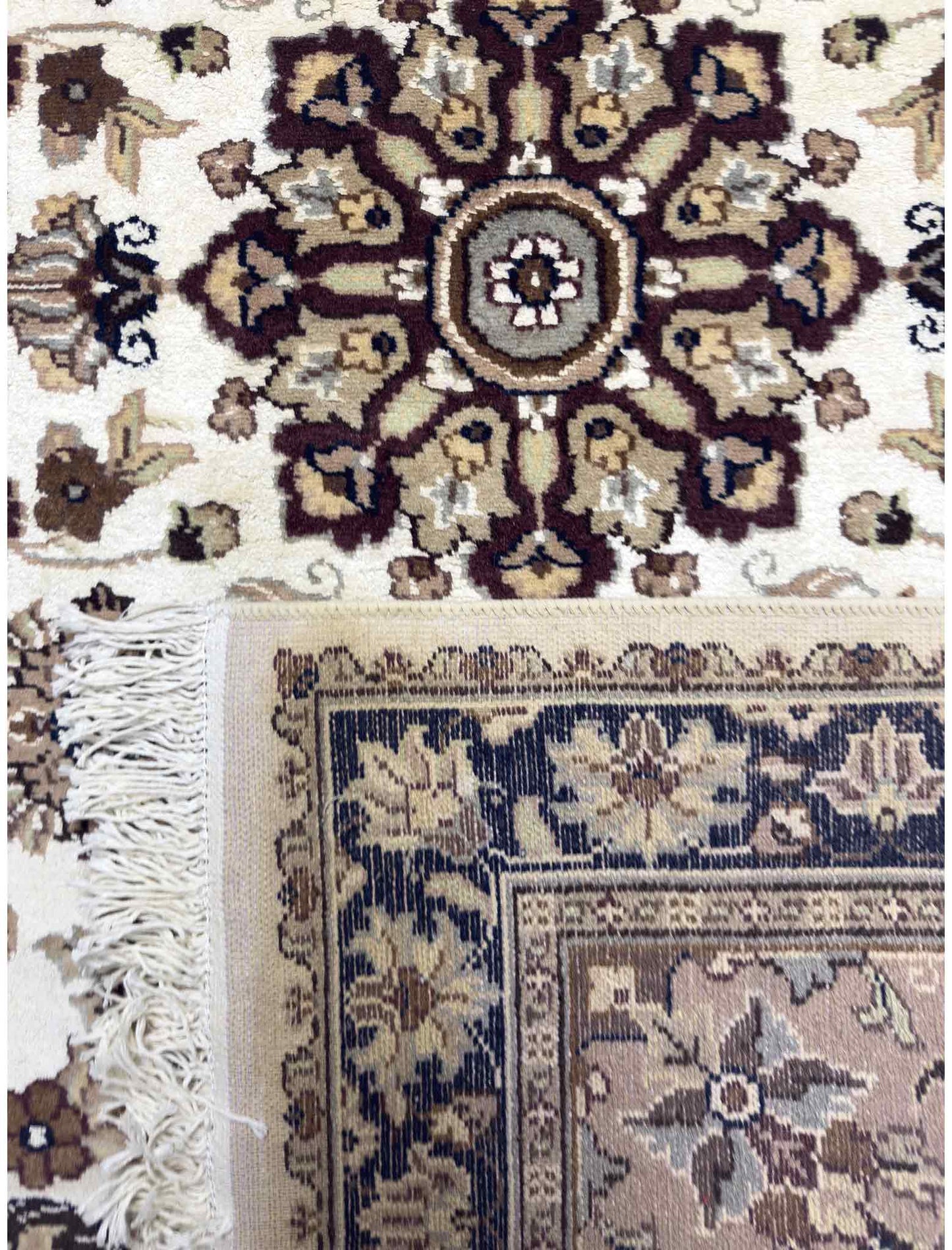 Silky Medallion Rug - 3 x 5 ft
