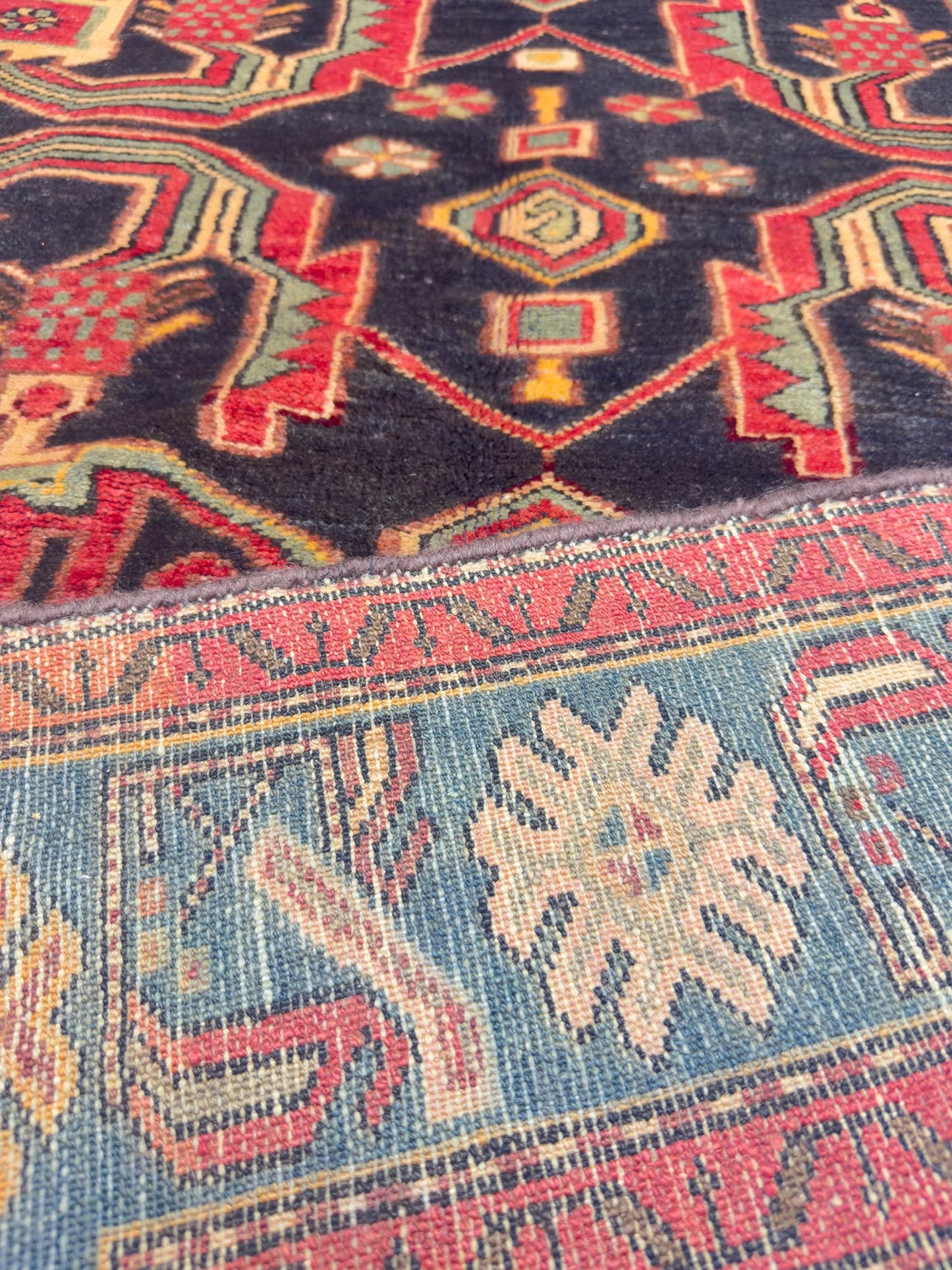 Pre-loved `Bergama` Rug - 4.5 x 7 ft