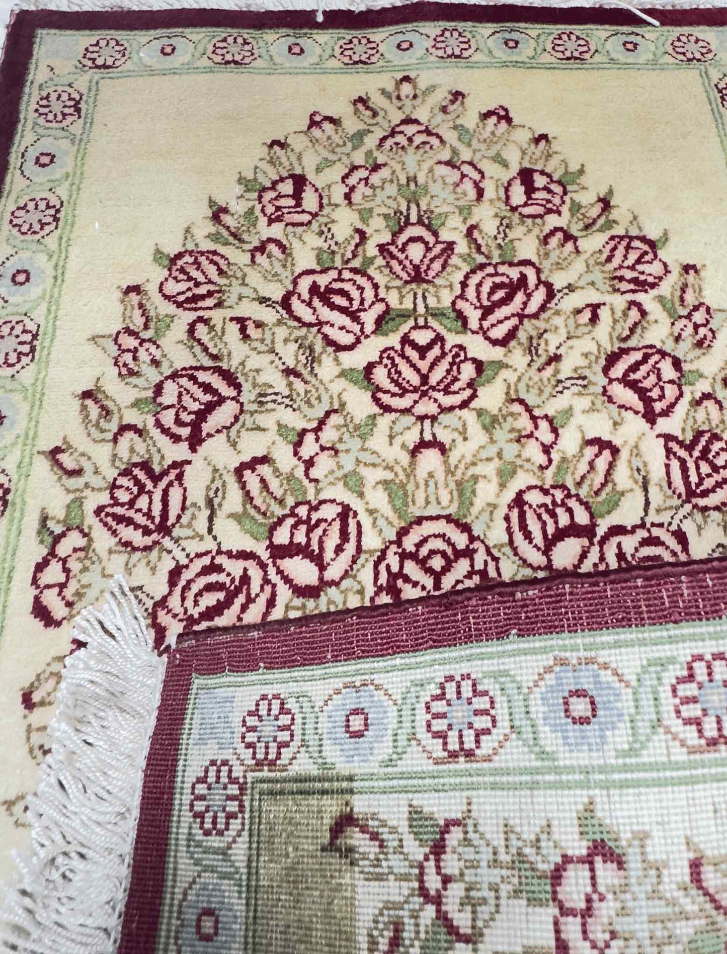 Qum Silk Rug - 1.5 x 1 ft