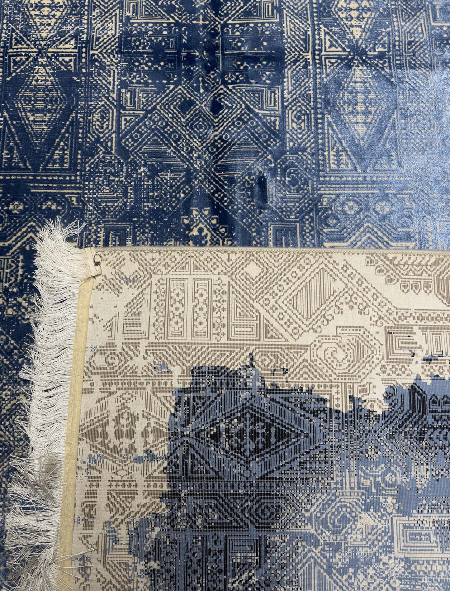 Vintage Silk Rug - 7 x 10 ft