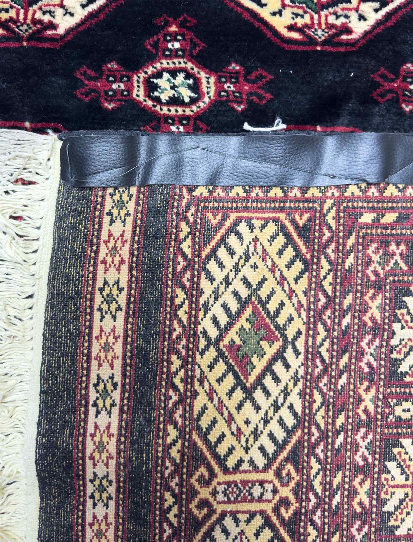 Bokhara Gul Rug -  4 x 6 ft