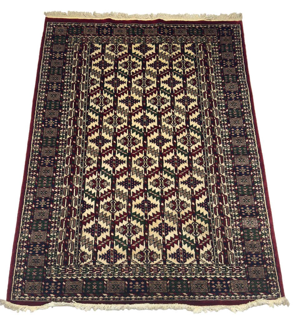 Yamut Bokhara Rug - 4 x 6 ft