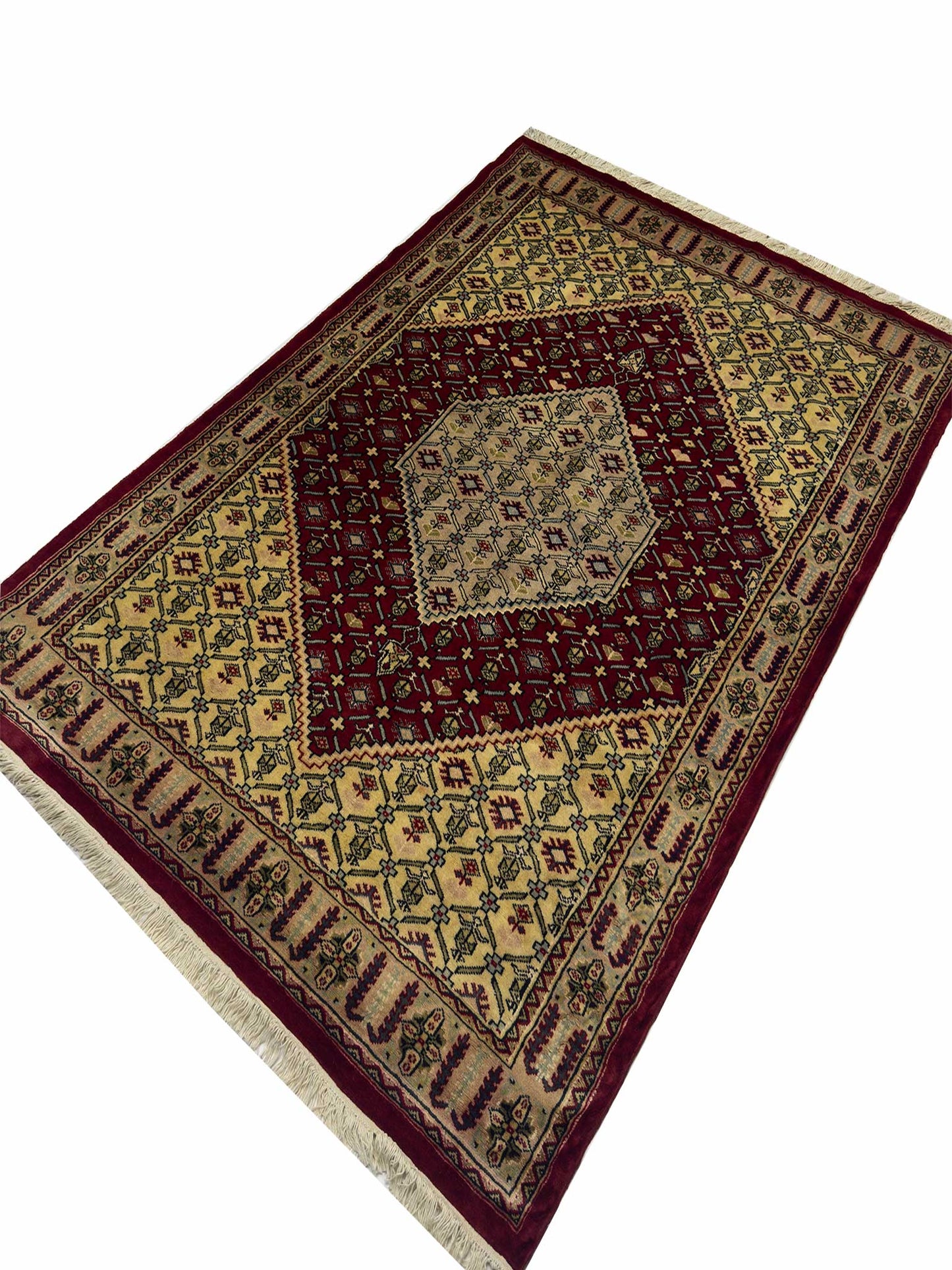 Persian Senneh Rug - 4 x 6 ft