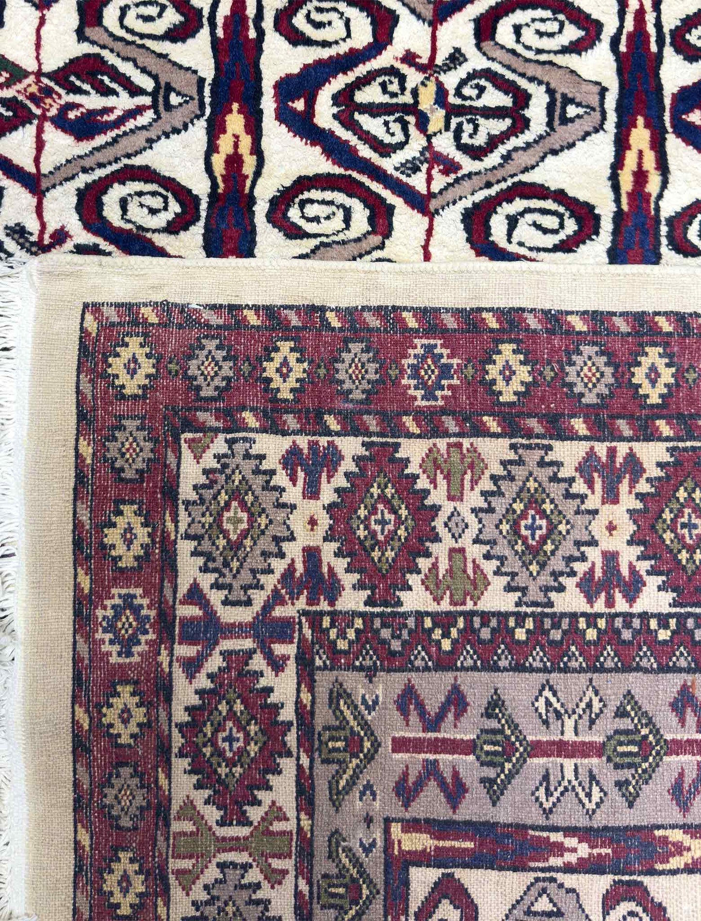 Bokhara Yamut Rug - 4 x 6 ft