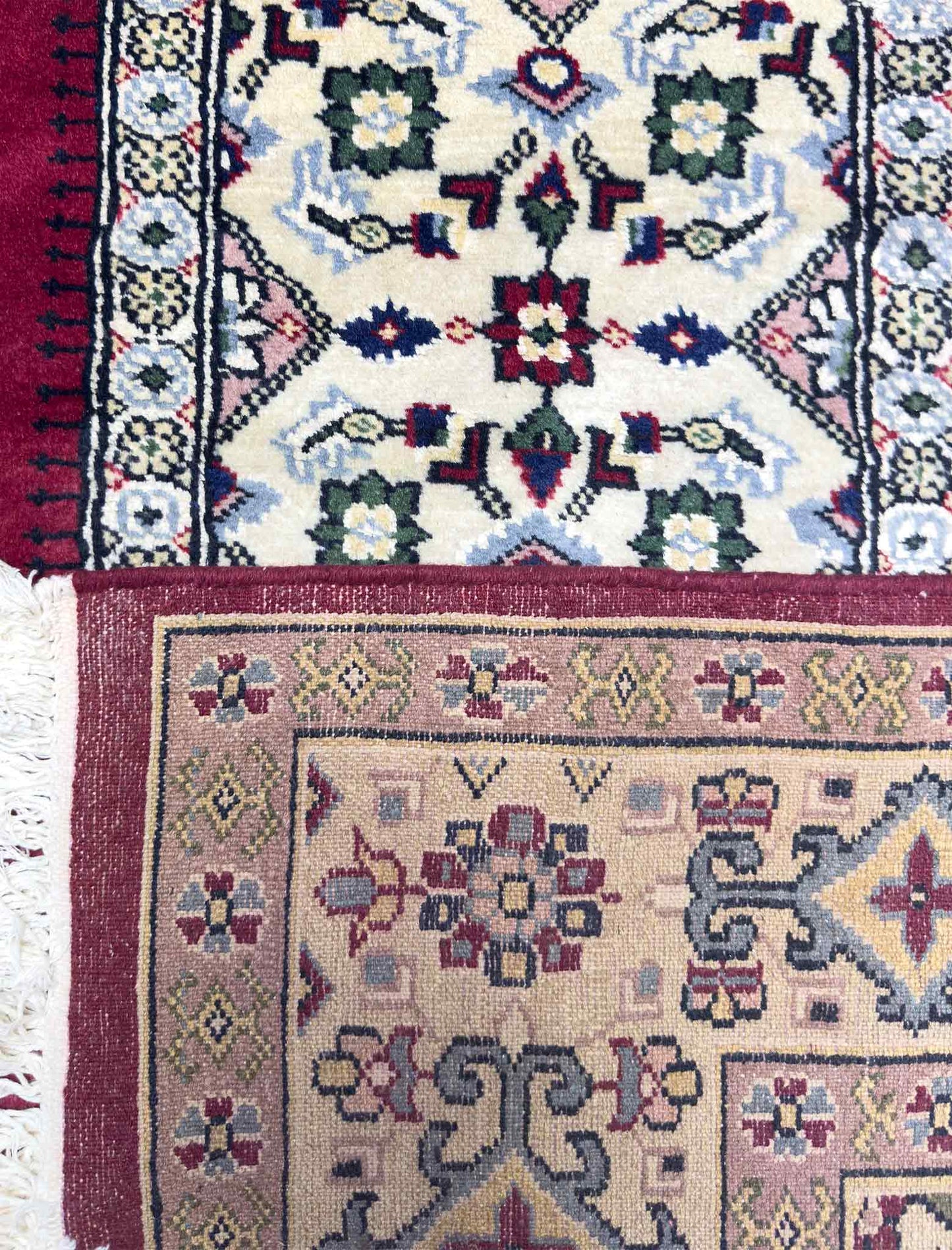 Modern Senneh  Rug - 4 x 6 ft