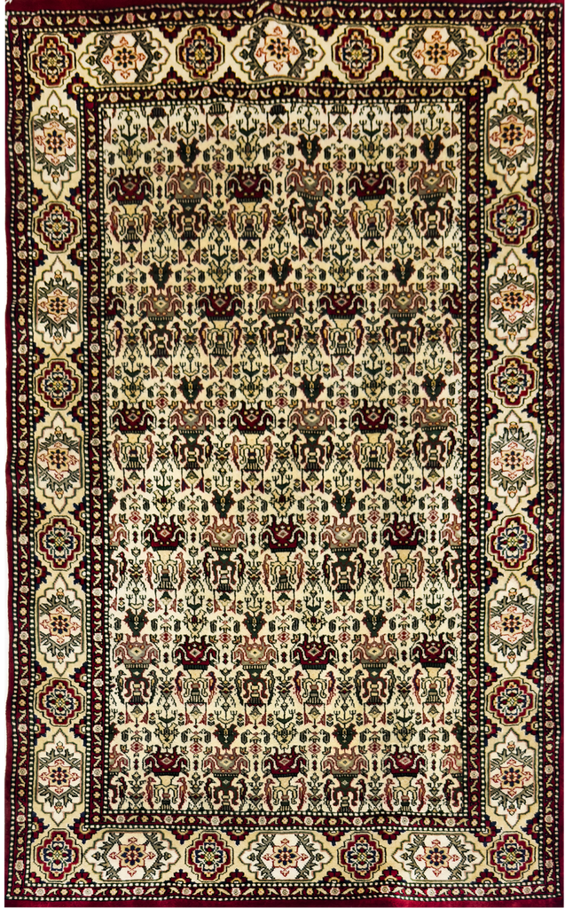 Persian Abadeh Rug - 4 x 6 ft