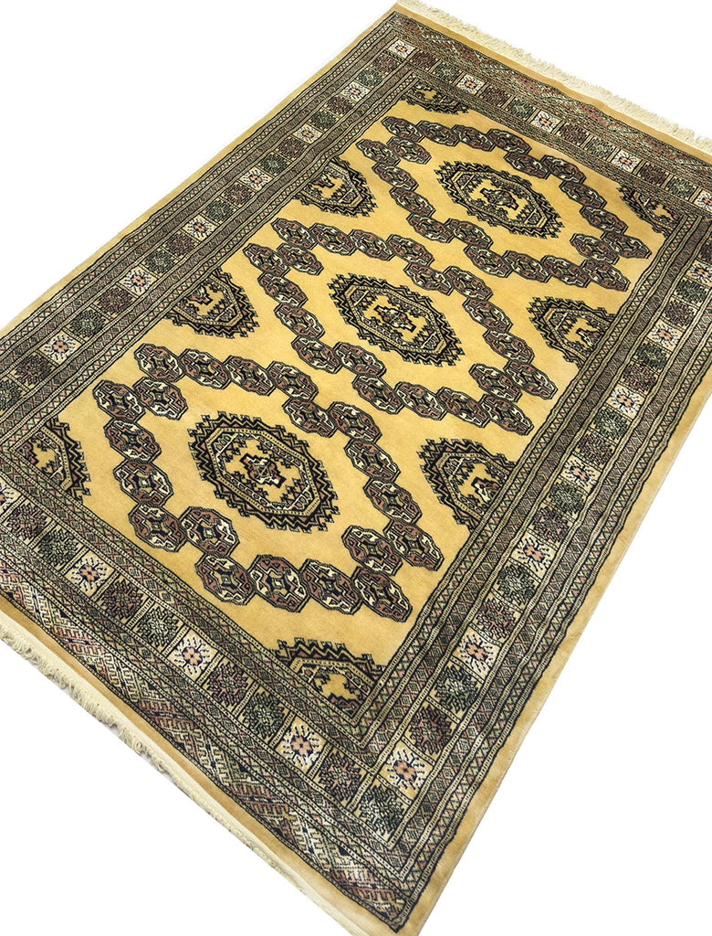 Bokhara Gul Rug - 4 x 6 ft