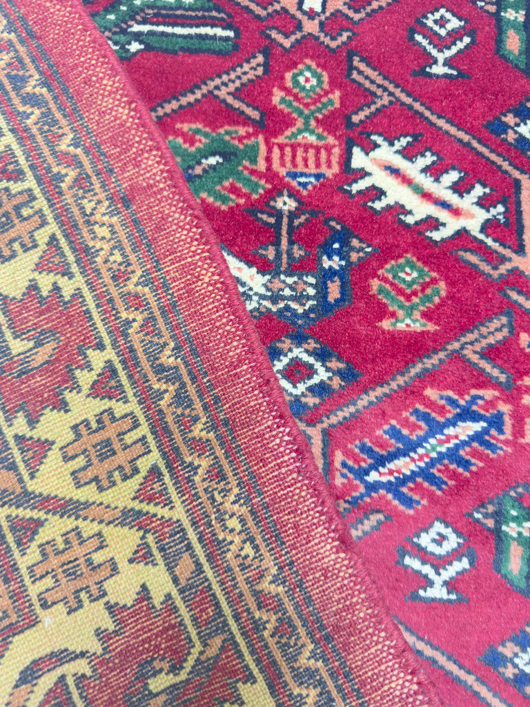 Hanging Rug - 4 x 2.5 ft