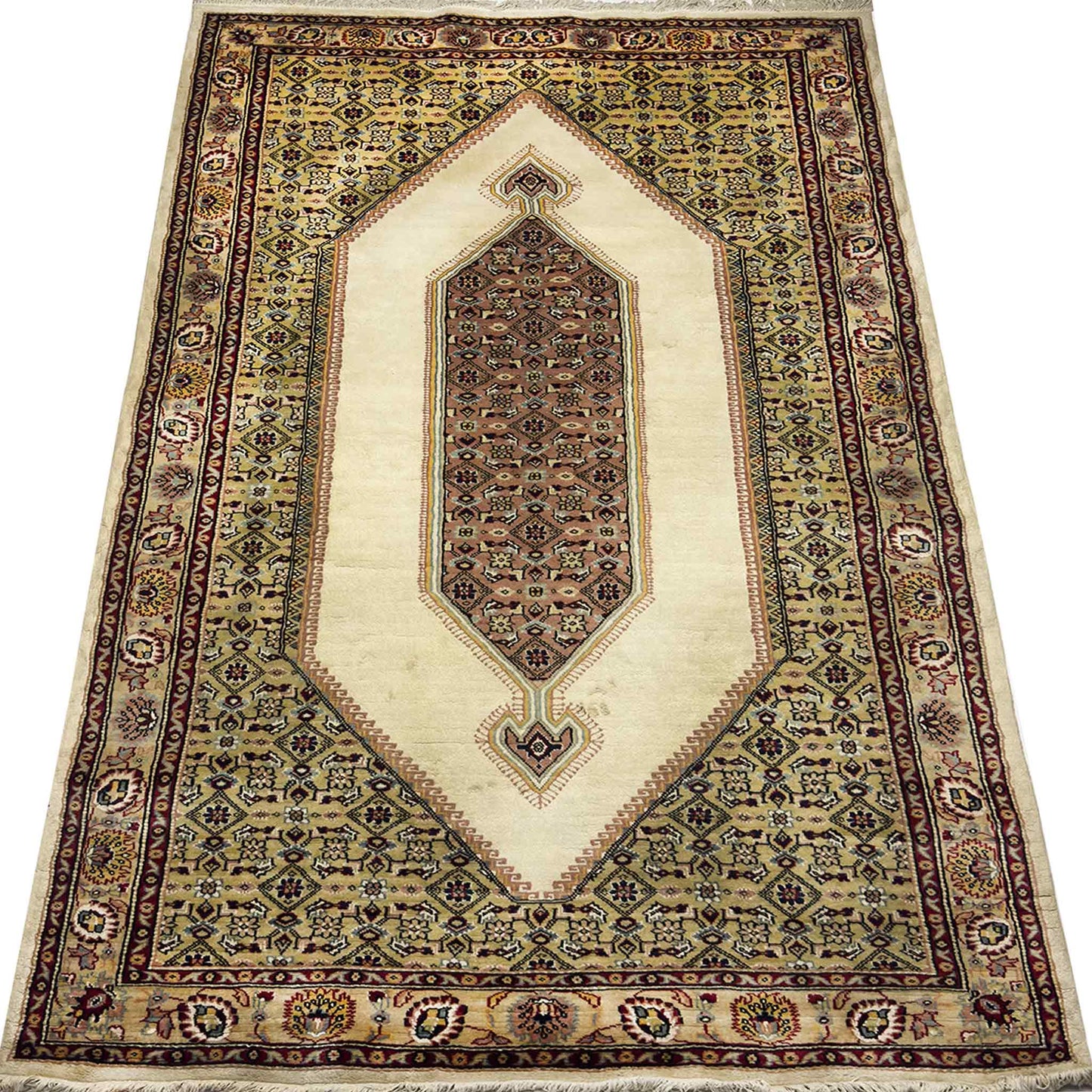 Sennah Mahi Rug - 5 x 8 ft