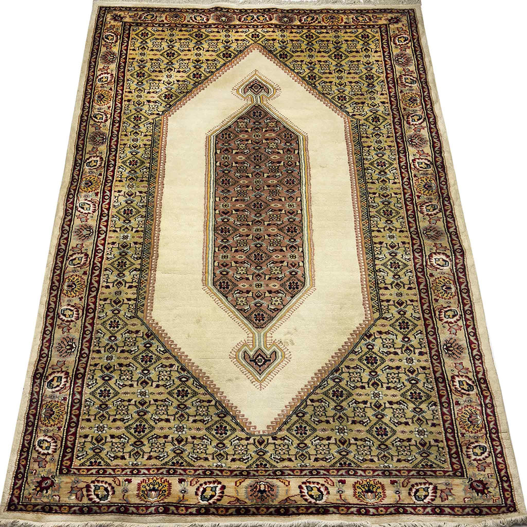 Sennah Mahi Rug - 5 x 8 ft