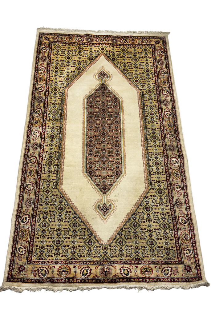 Persian Sennah Rug - 5 x 8 ft