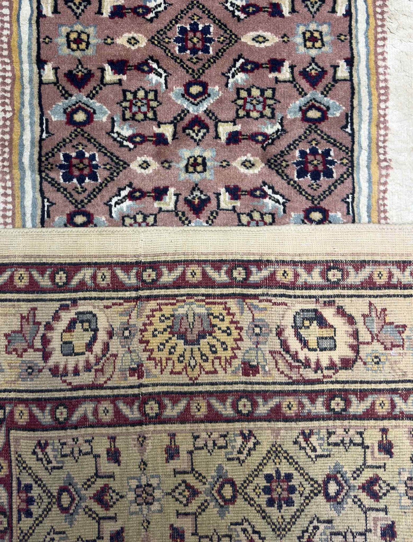 Sennah Mahi Rug - 5 x 8 ft