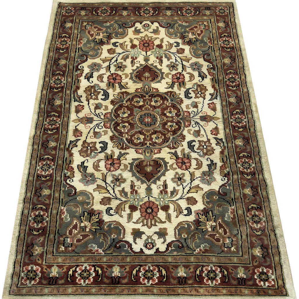 Silky Medallion Rug - 5 x 3 ft