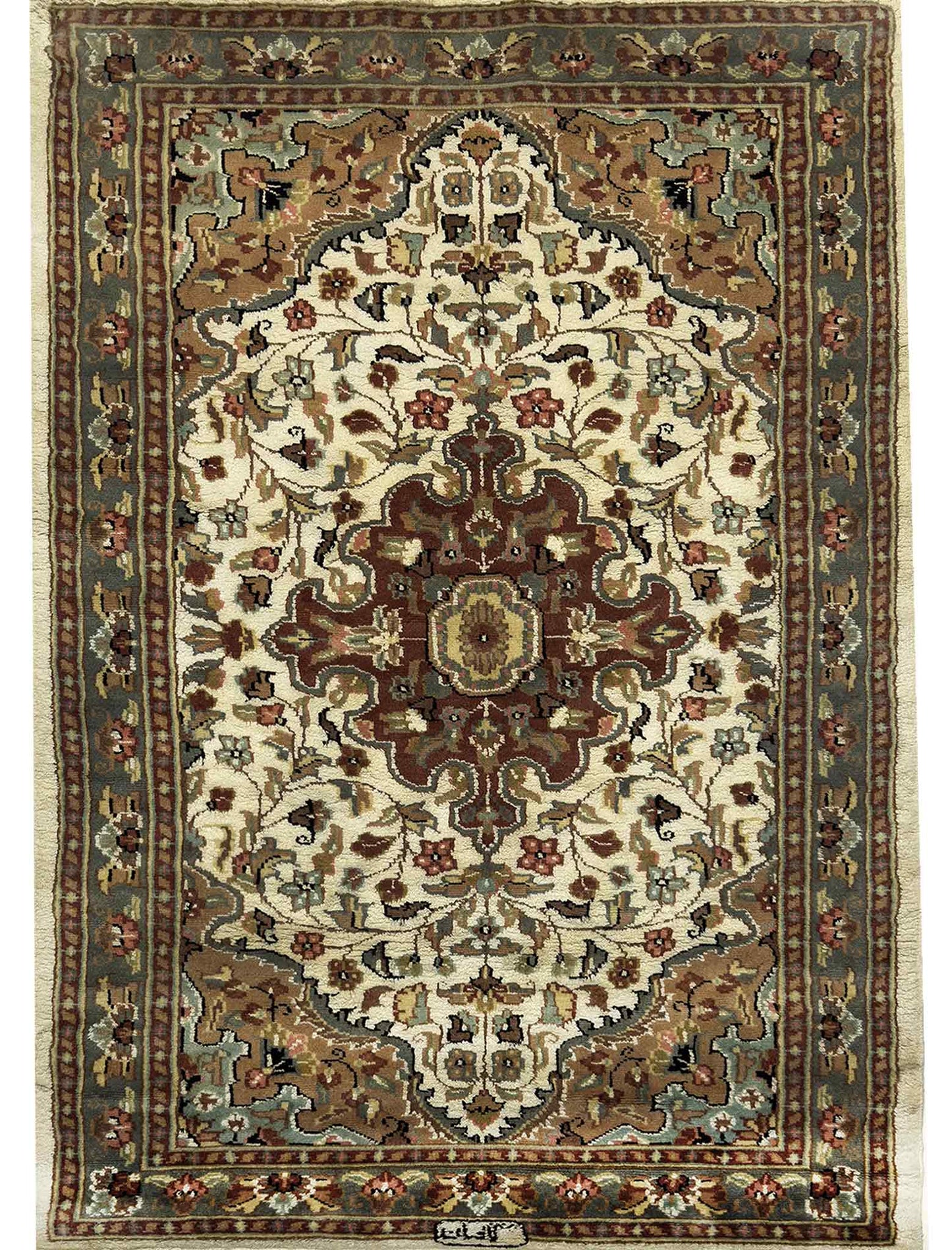 Silky Medallion Rug - 3 x 5 ft