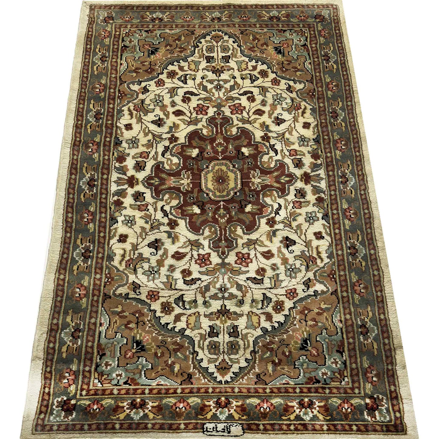 Silky Medallion Rug - 3 x 5 ft
