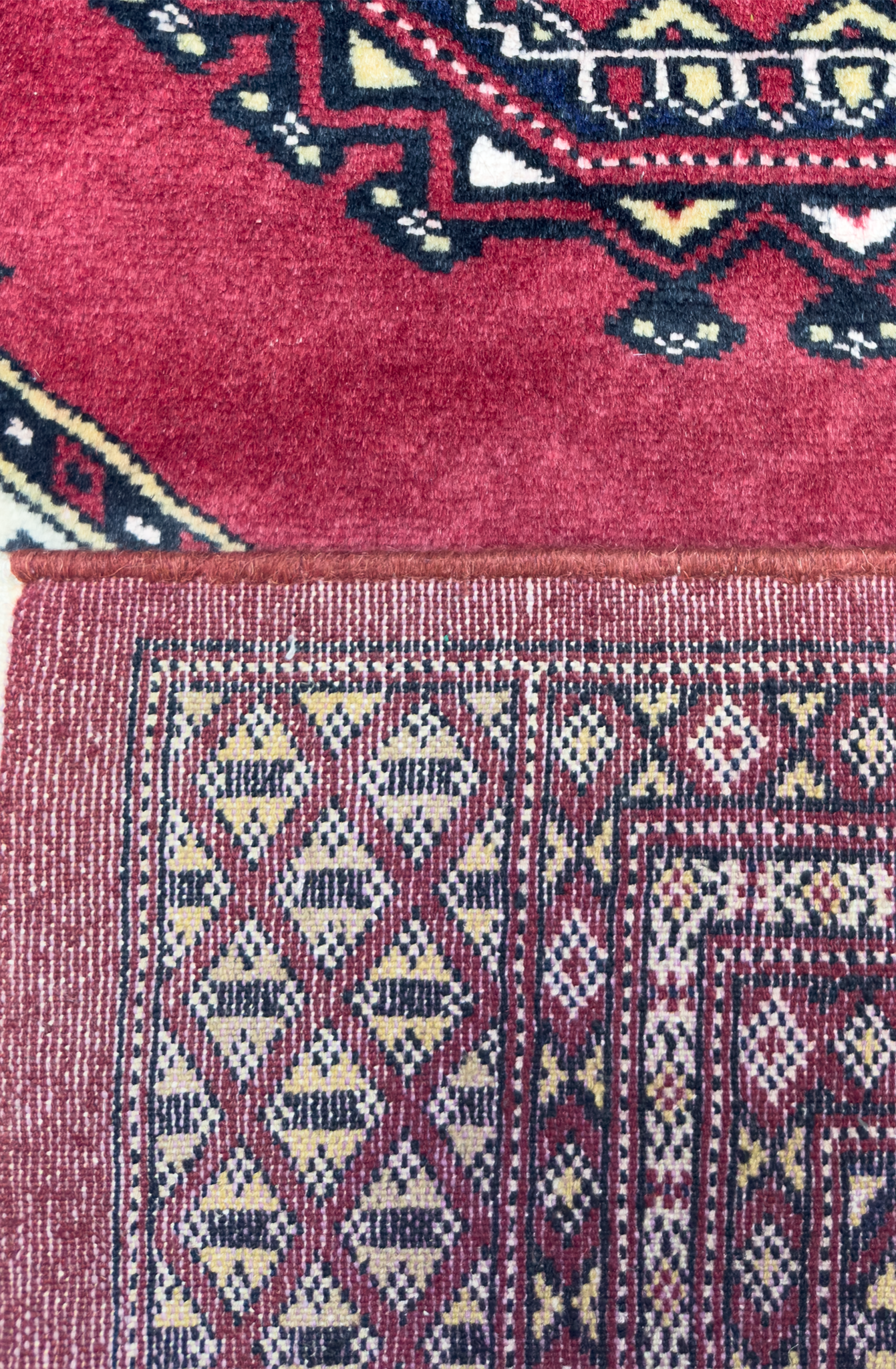 Pak. Bokhara Gul Rug - 4 x 6 ft