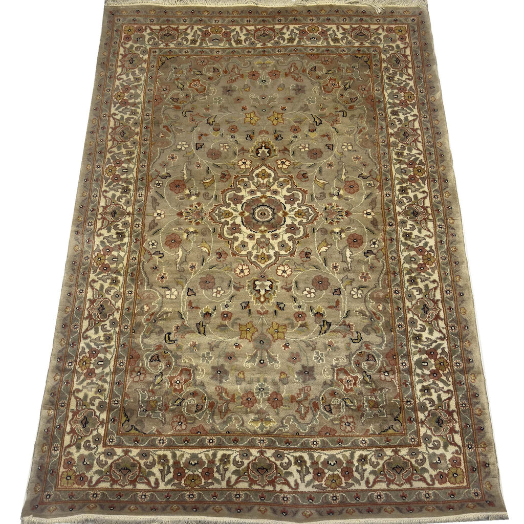 Kashan Floral Rug - 6 x 4 ft