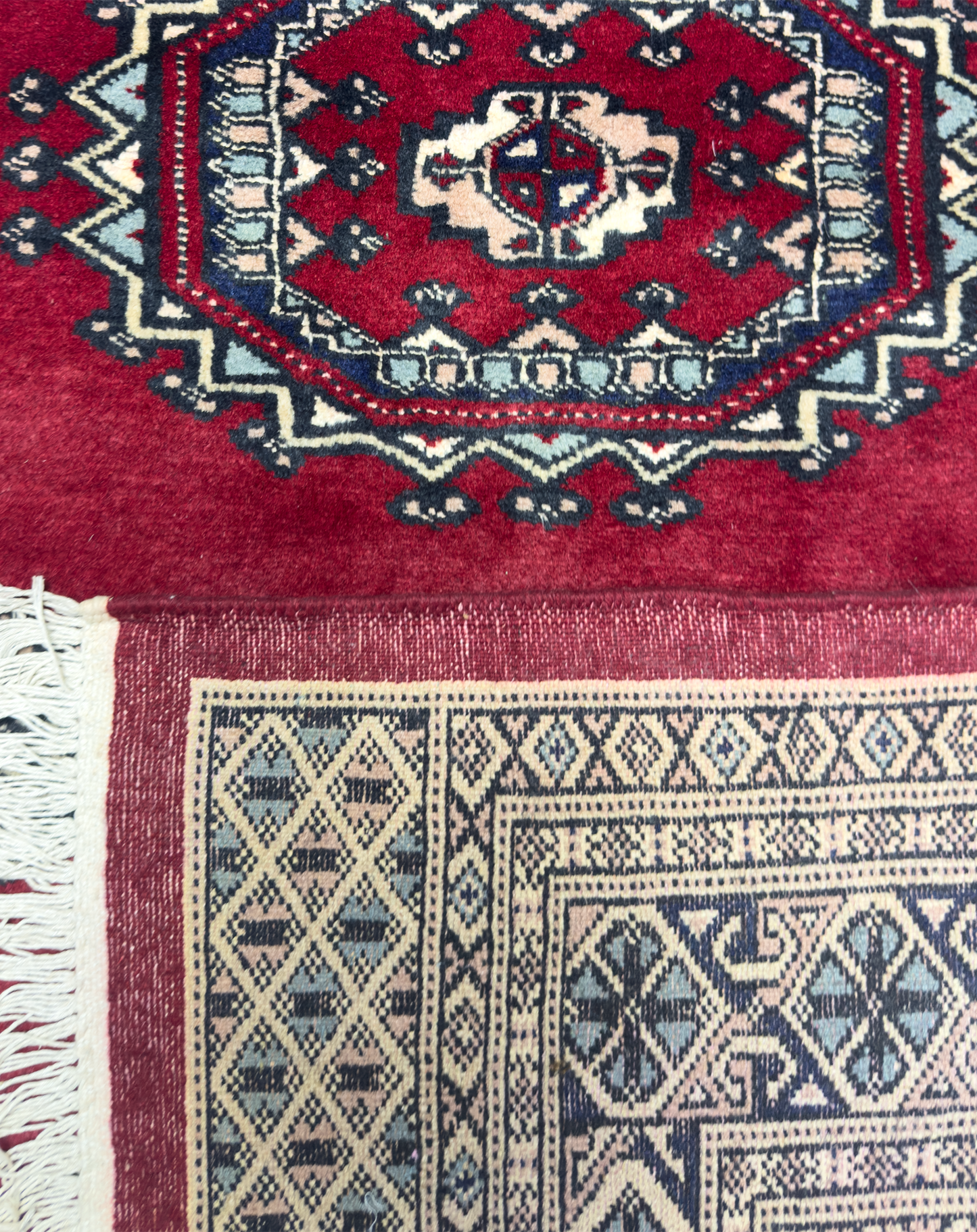 Pak. Bokhara Gul Rug - 4 x 6 ft