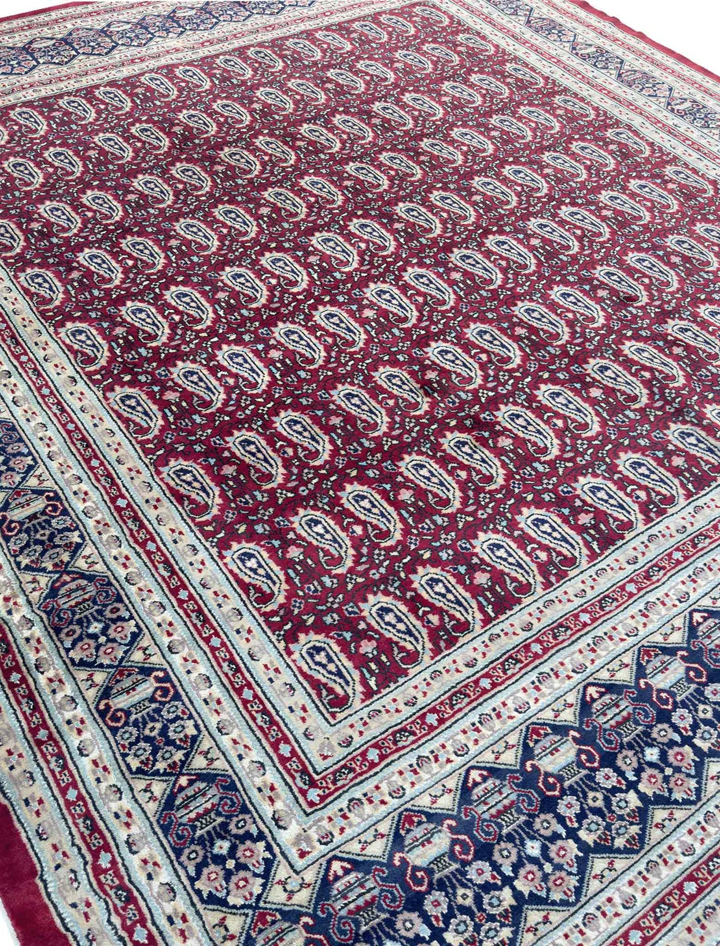Qumi Paisley Rug - 8 x 10 ft