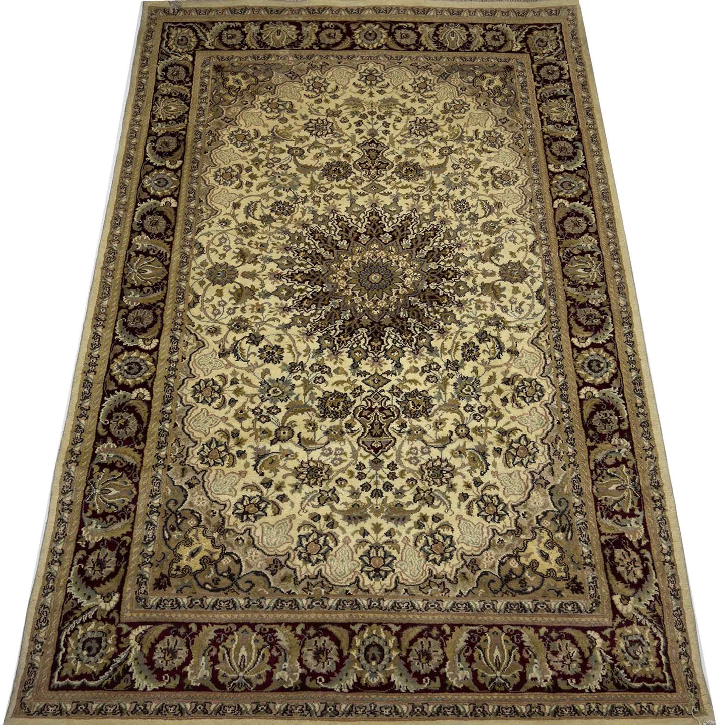 Kashan Medallion Rug - 4.5 x 7 ft
