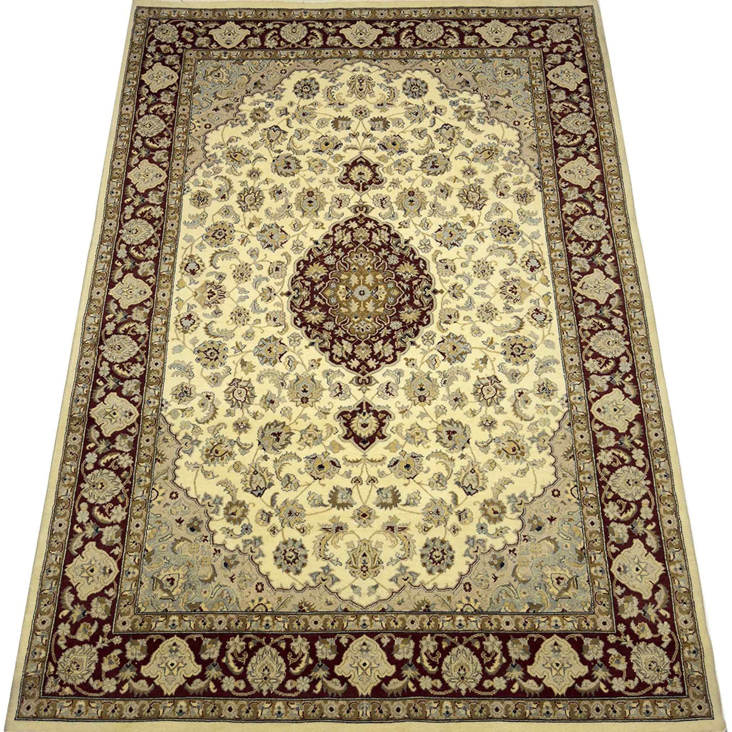 Kashan Floral Rug - 6 x 9 ft