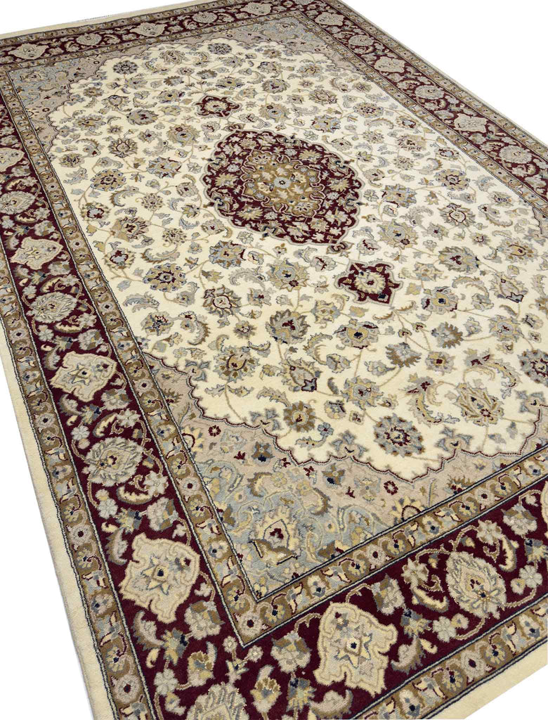Kashan Floral Rug - 6 x 9 ft