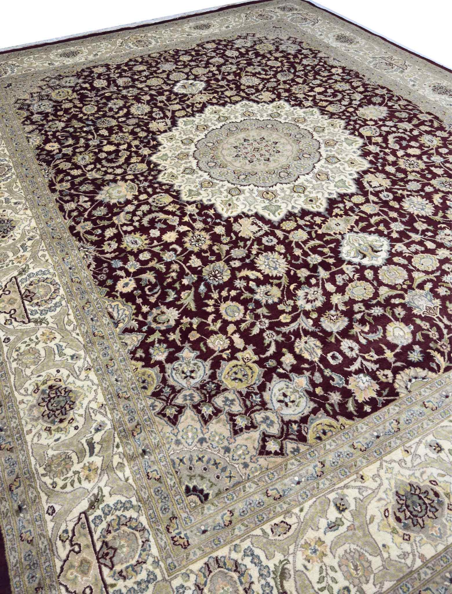 Kashan Medallion Rug - 8 x 10 ft