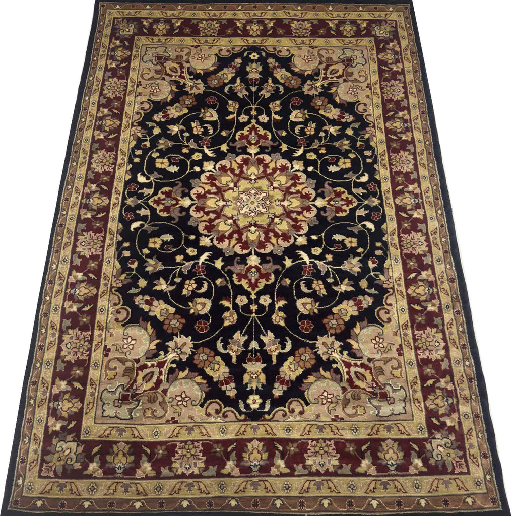 Kashan Floral Rug - 6 x 4 ft