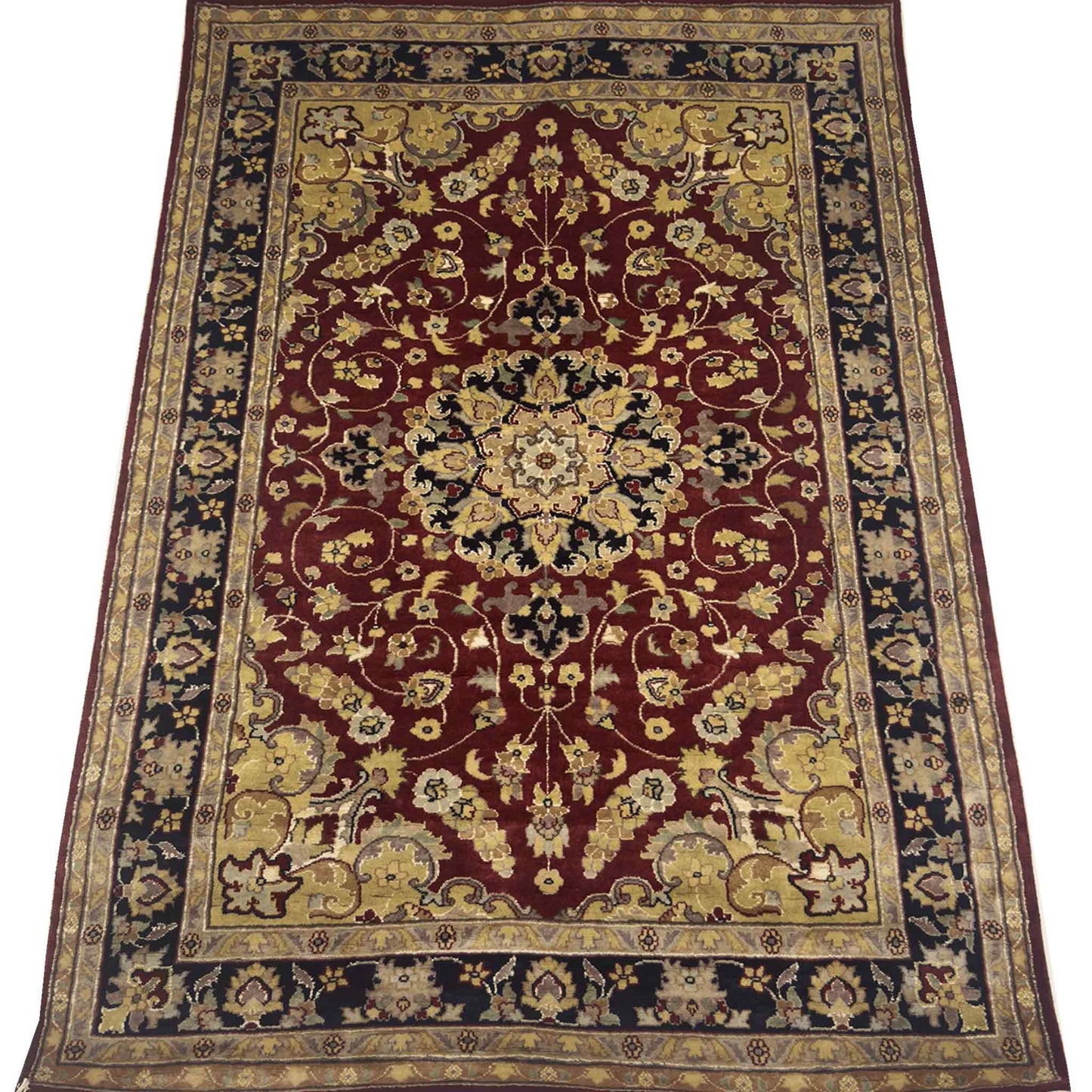 Kashan Floral Rug - 4 x 6 ft