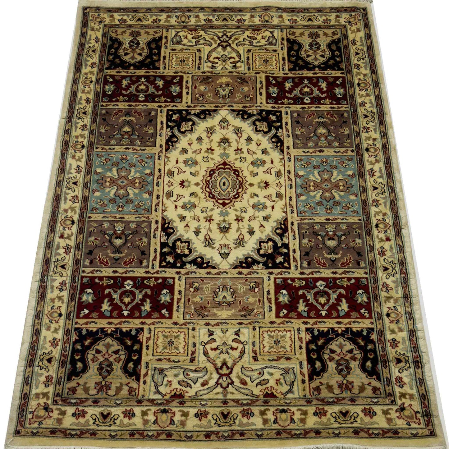 Modern Bakhtiari Rug - 4 x 6 ft