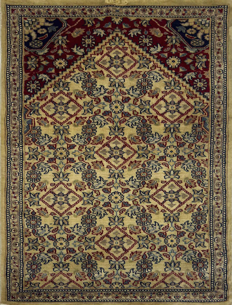 Oriental Prayer Rug - 4 x 2.5 ft