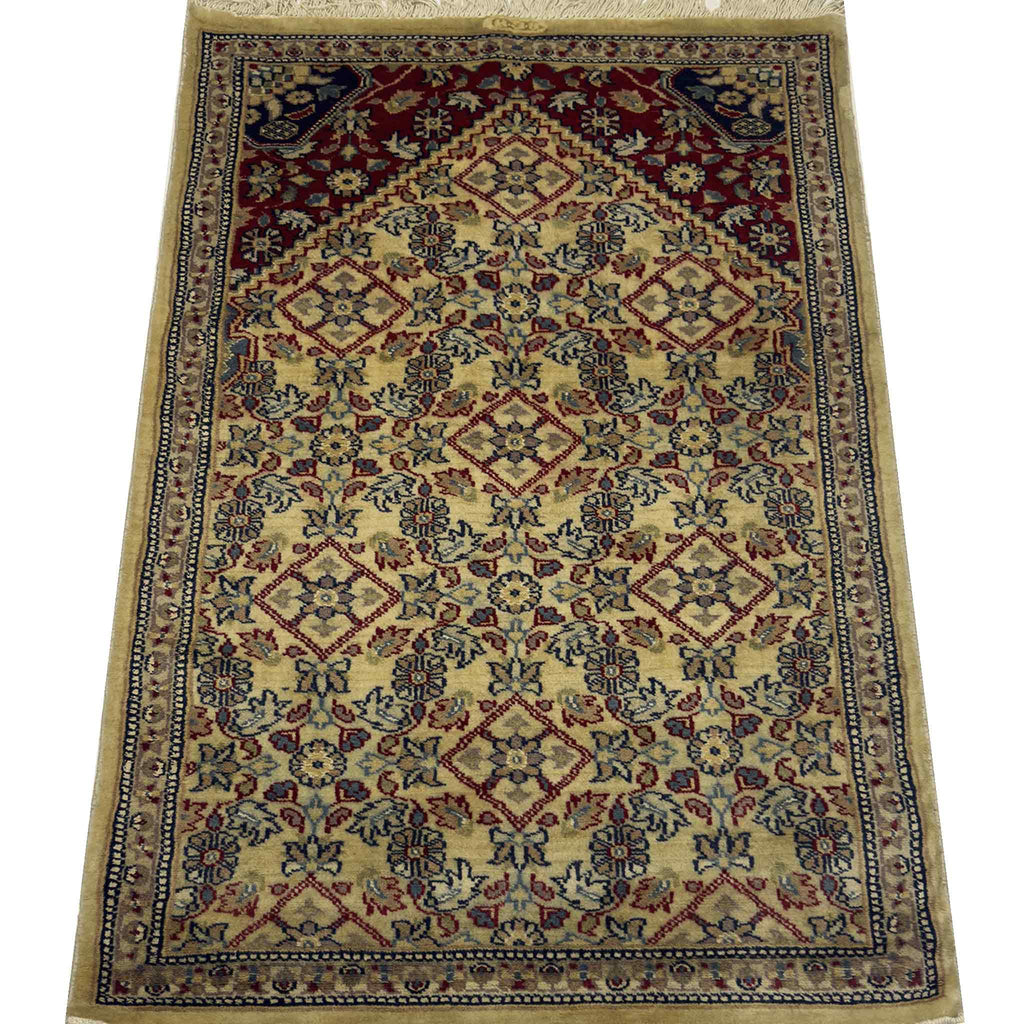 Oriental Prayer Rug - 4 x 2.5 ft