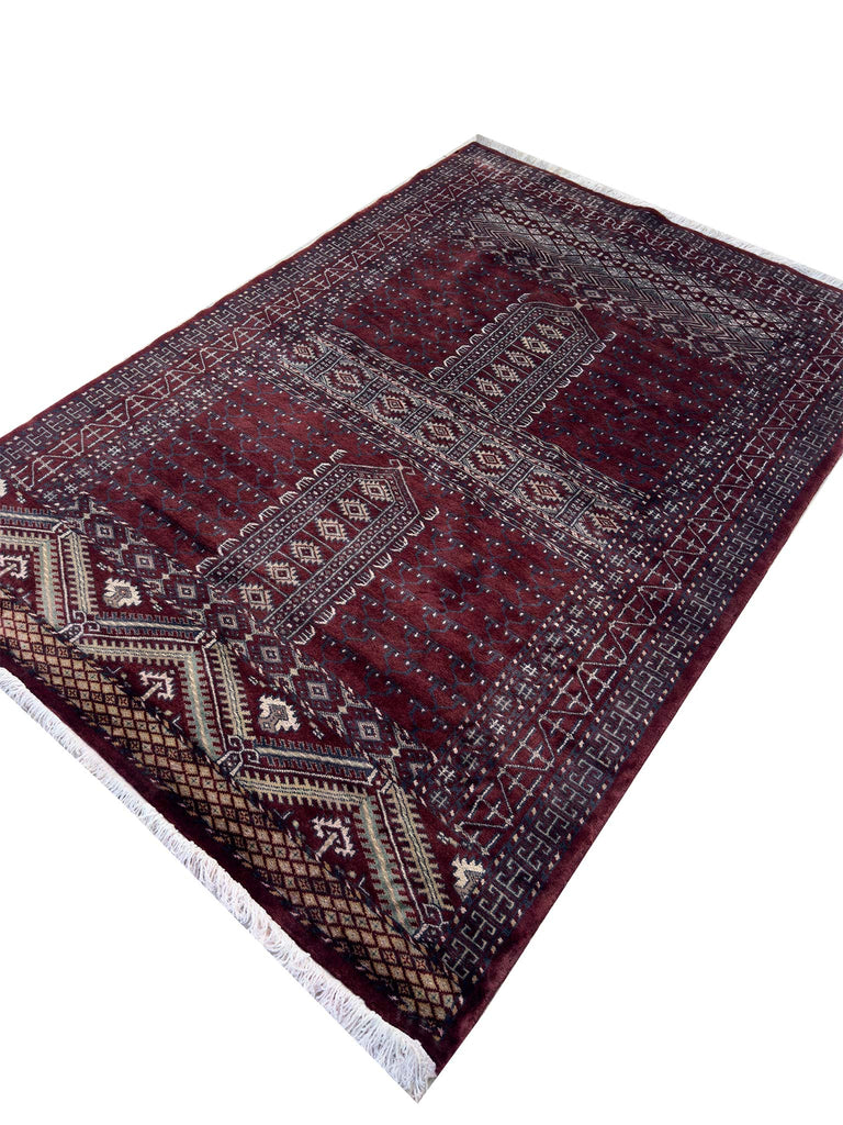 Oriental Ensi Rug - 4 x 6 ft