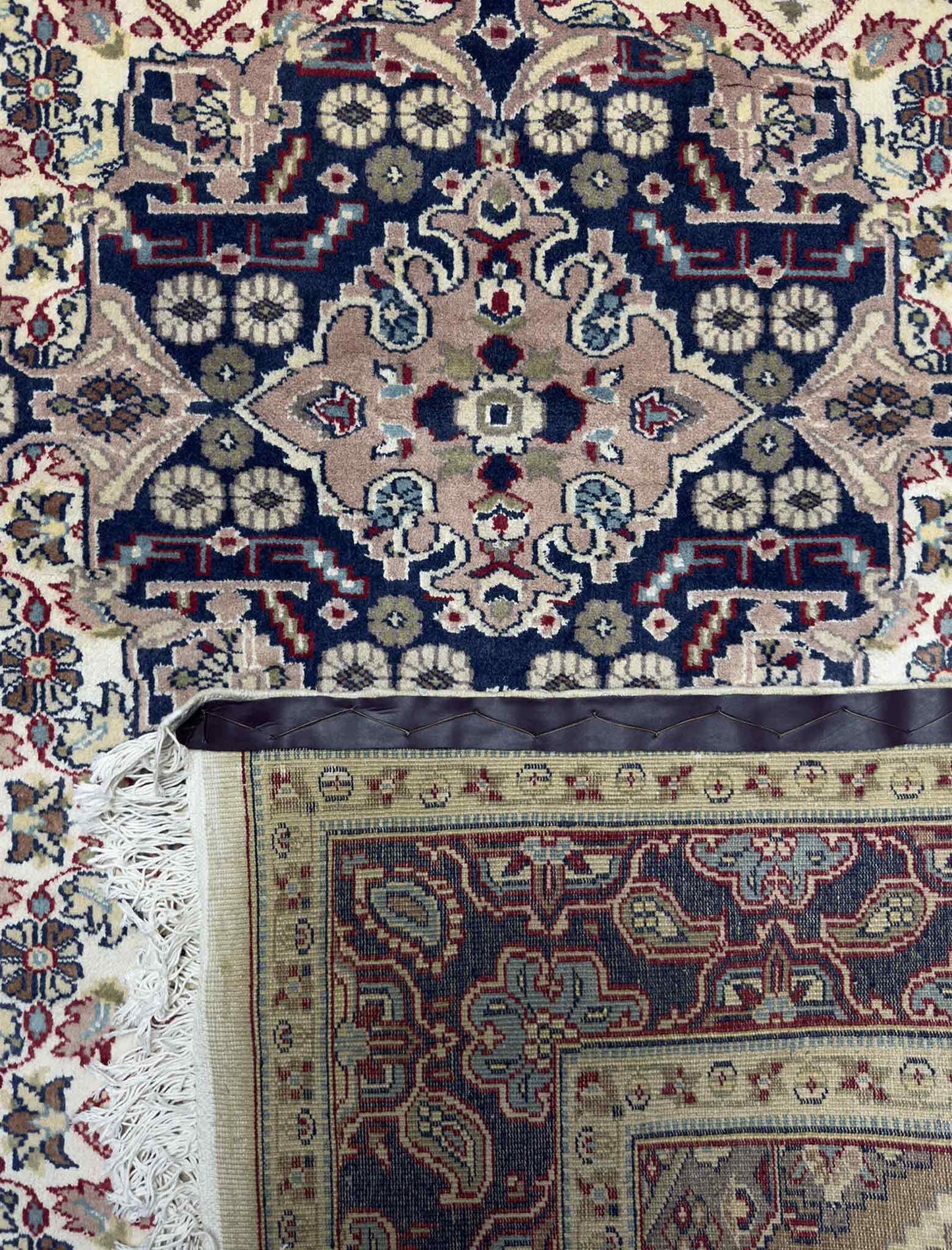 Mahi Medallion Rug - 7 x 4.5 ft