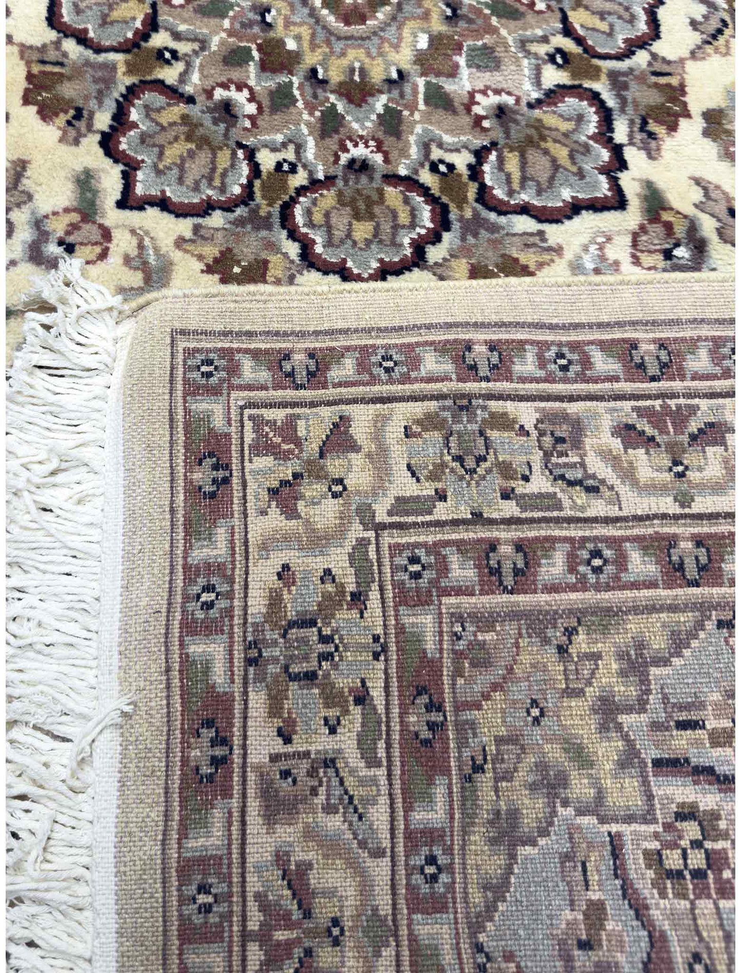 Silky Floral Rug - 3 x 5 ft