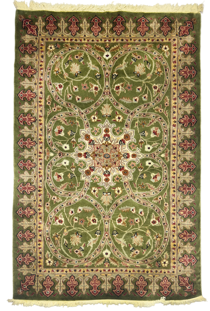 Persian Floral Rug - 4 x 6 ft