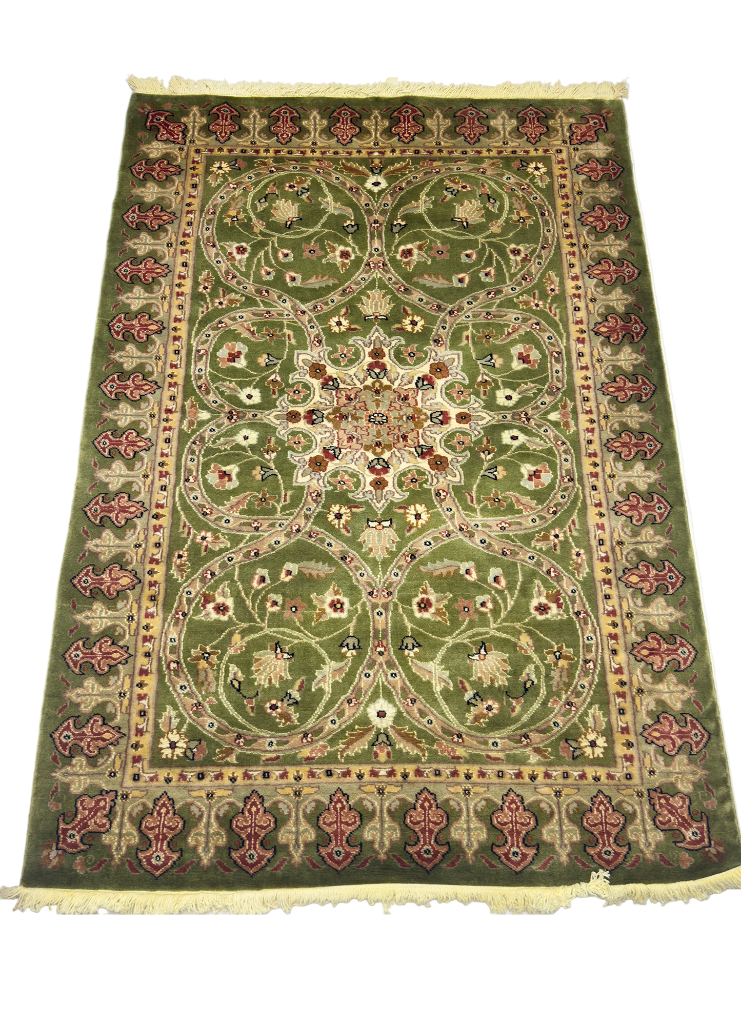 Pak. Persian Floral Rug - 4 x 6 ft